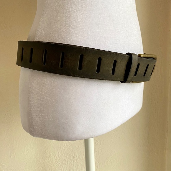 NWOT Free People chunky brown leather belt with brass buckle Sz M/L - Picture 2 of 10